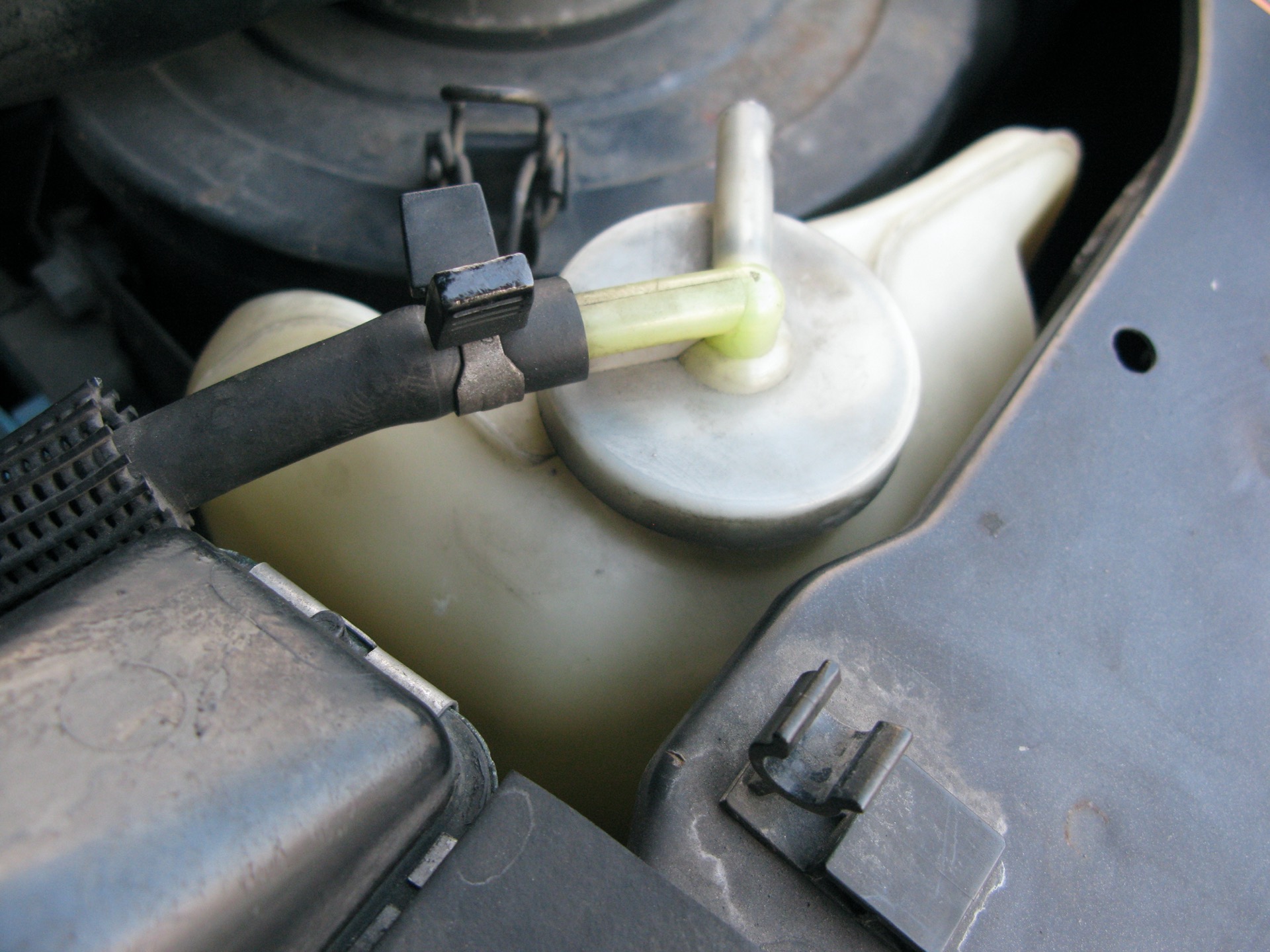 車の冷却水の補充と交換について Lv 1くらいの整備日誌